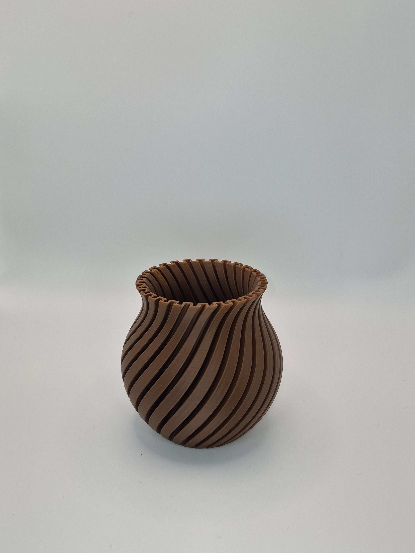 Short Spiral Curvy Vase - Toys Decor & More