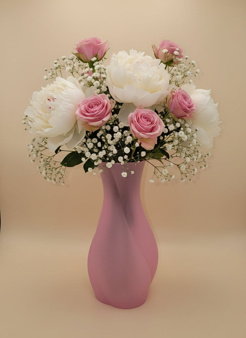 Trefoil Style Curved Vase - Toys Decor & More