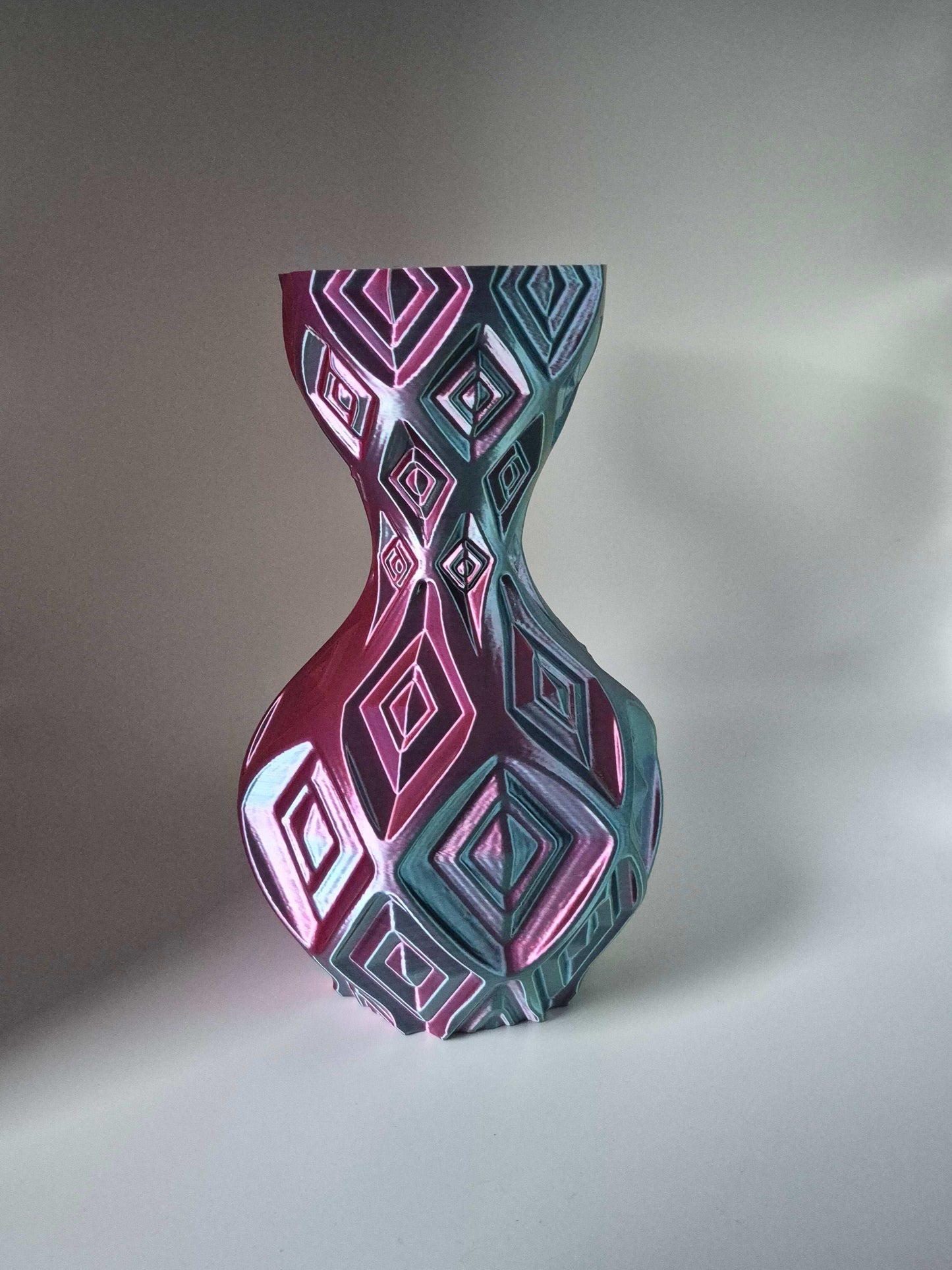Diamond Ripple Curved Vase - Toys Decor & More