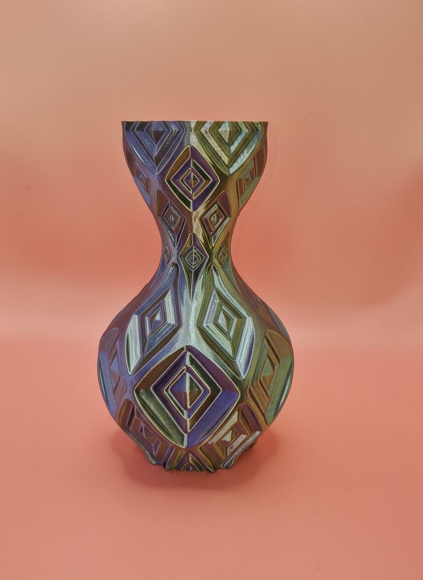 Diamond Ripple Curved Vase - Toys Decor & More