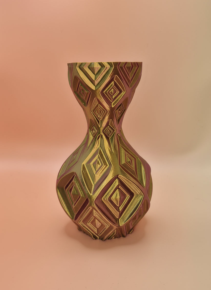 Diamond Ripple Curved Vase - Toys Decor & More